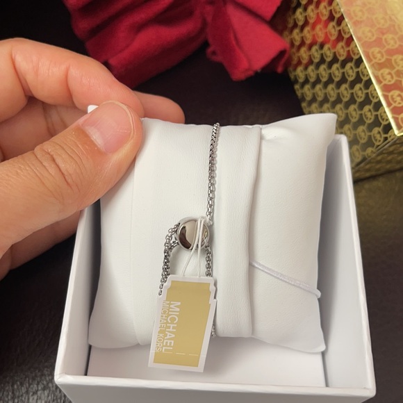 NWT MICHAEL KORS HERITAGE SILVER HEART BRACELET - Picture 7 of 8